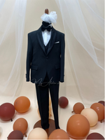 Carica l'immagine nel visualizzatore Galleria, Completo giacca pantalone gilet e papillon nero con collo sciallato glitterato Tg. 8 anni