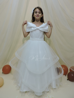 Carica l'immagine nel visualizzatore Galleria, Vestito comunione con grande fiocco sulle spalle