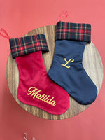 Carica l'immagine nel visualizzatore Galleria, Calza natalizia con personalizzazione ricamo