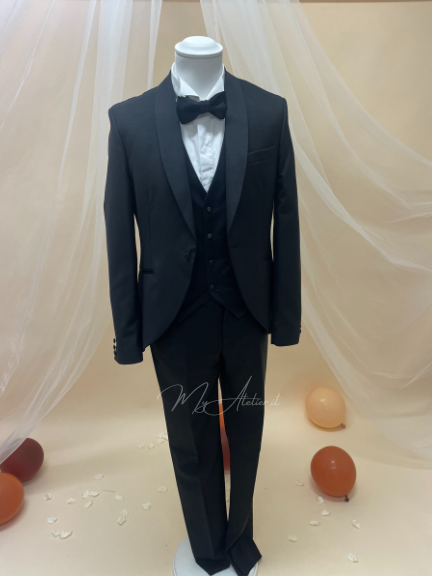 Completo diciottesimo elegante nero sciallato