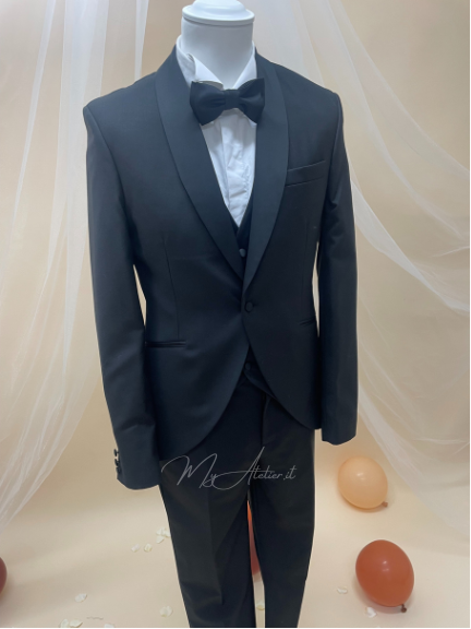 Completo diciottesimo elegante nero sciallato