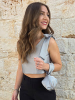 Carica l'immagine nel visualizzatore Galleria, Top Donna Monospalla in Raso Verde Salvia con Fiocco