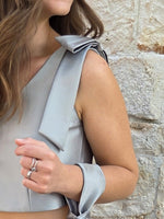 Carica l'immagine nel visualizzatore Galleria, Top Donna Monospalla in Raso Verde Salvia con Fiocco