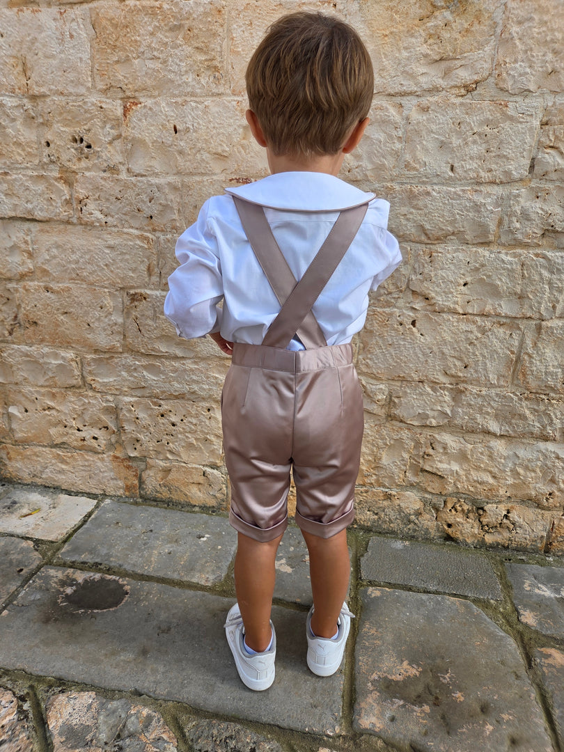 Set Bambino con Pantalone Camicia e Bretelle in Raso Tortora con Iniziali Ricamate