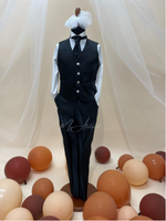 Carica l&#39;immagine nel visualizzatore Galleria, Completo giacca  lancia 2 bottoni pantalone gilet e cravattino nero bottoni swarovski Tg. 6 anni
