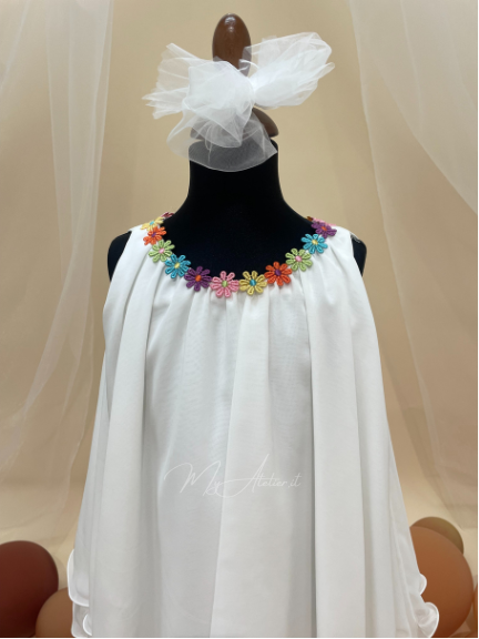 Abitino bianco con margherite colorate sullo scollo Tg.5 anni