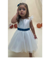 Carica l&#39;immagine nel visualizzatore Galleria, Vestito elegante cerimonia in raso bianco con cinta e fiocco verde smeraldo con personalizzazione nome
