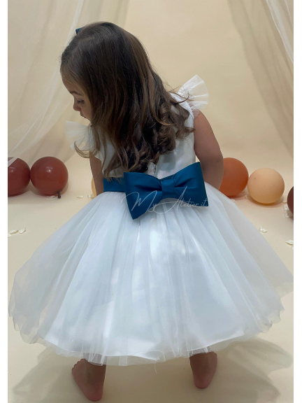 Vestito elegante cerimonia in raso bianco con cinta e fiocco verde smeraldo